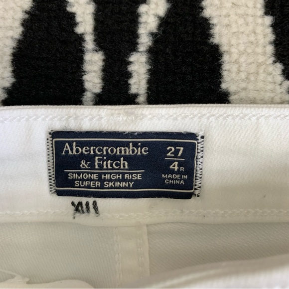 A&F Simone High Rise Super Skinny Distressed White Jeans Size 4 - Picture 5 of 9